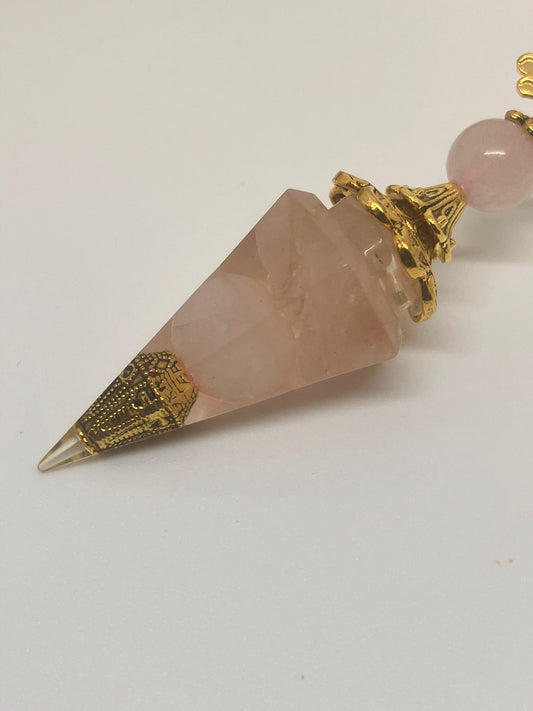 Handgemaakte pendel met rozenkwarts Engeltje goudkleurig